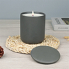 Kundenspezifischer mattgrauer Keramik-Kerzenbecher mit Deckeldekoration