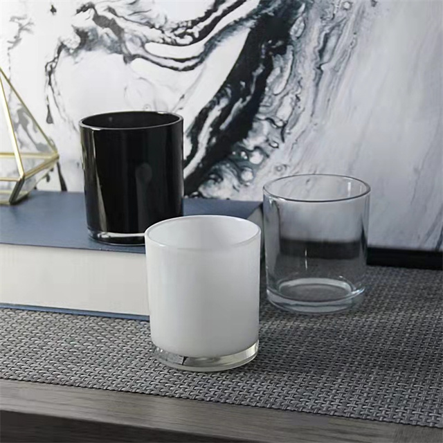 Kerzenglas aus Schwarz-Weiß-Glas mit Metalldeckel